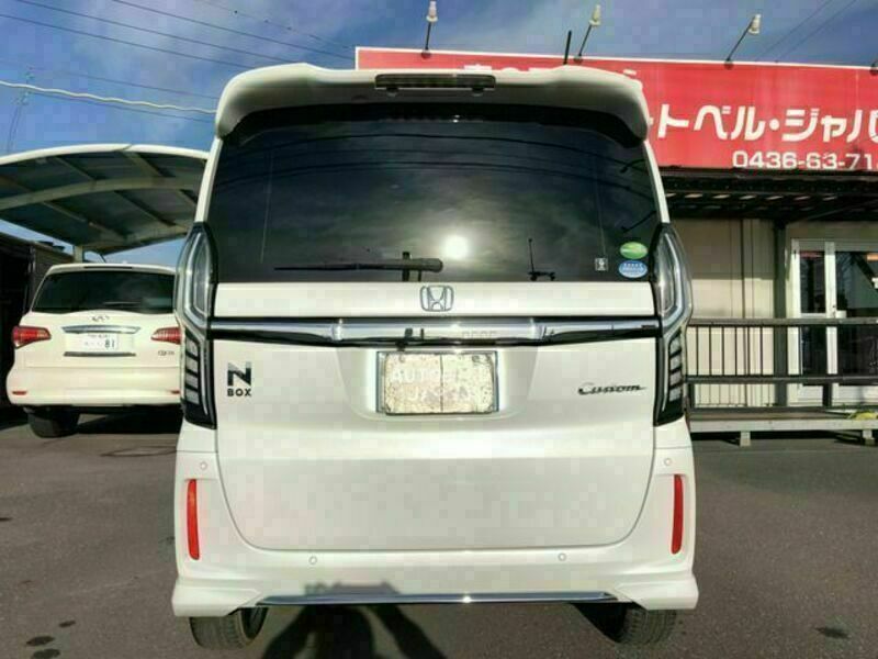 N BOX CUSTOM