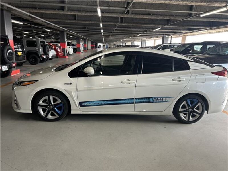 PRIUS PHV