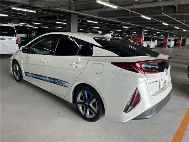 PRIUS PHV