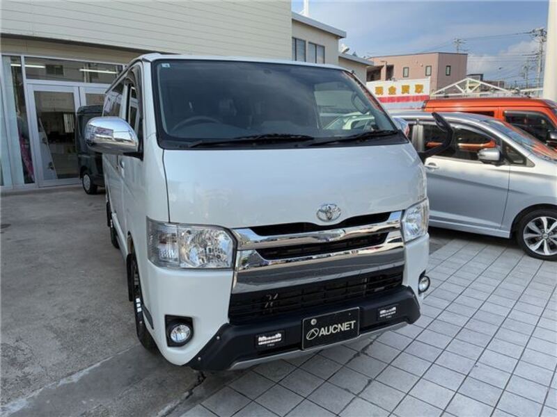 TOYOTA HIACE