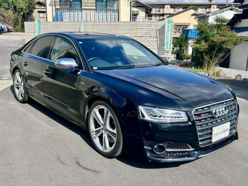 AUDI S8