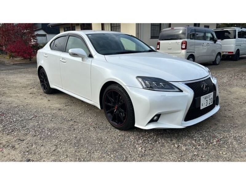 LEXUS IS