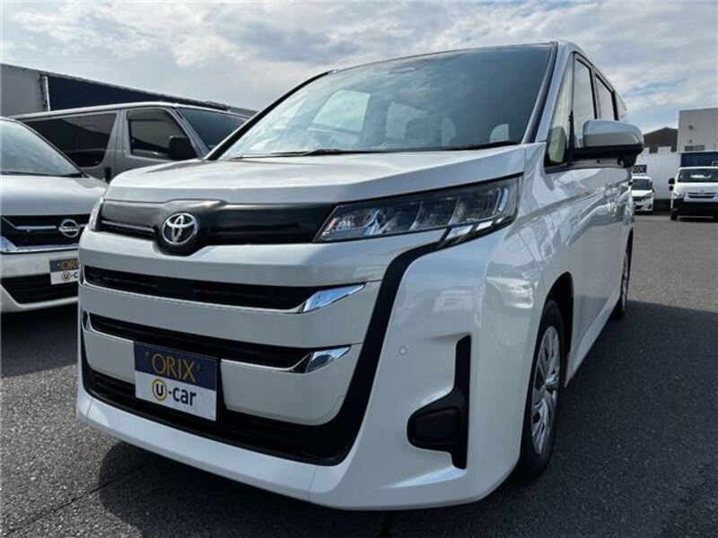 TOYOTA NOAH