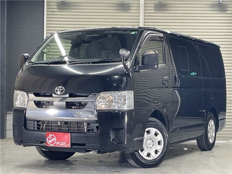 TOYOTA HIACE