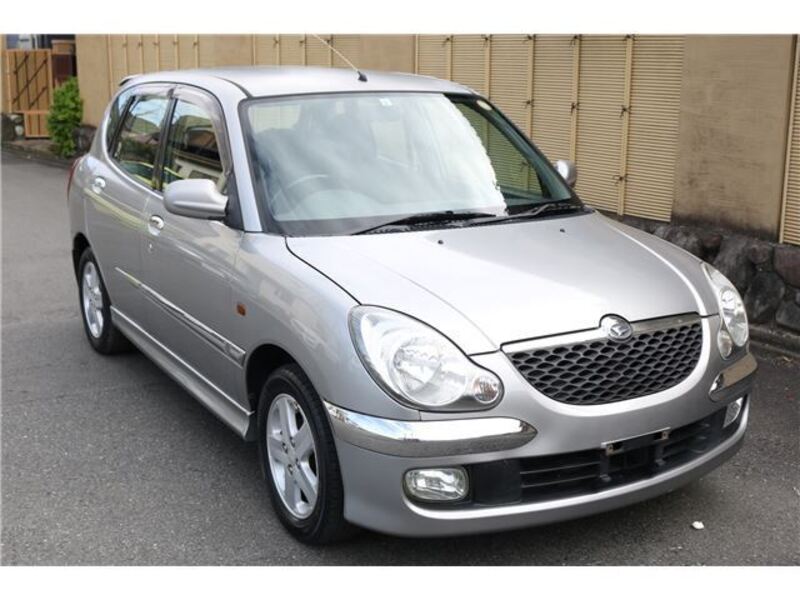 DAIHATSU STORIA