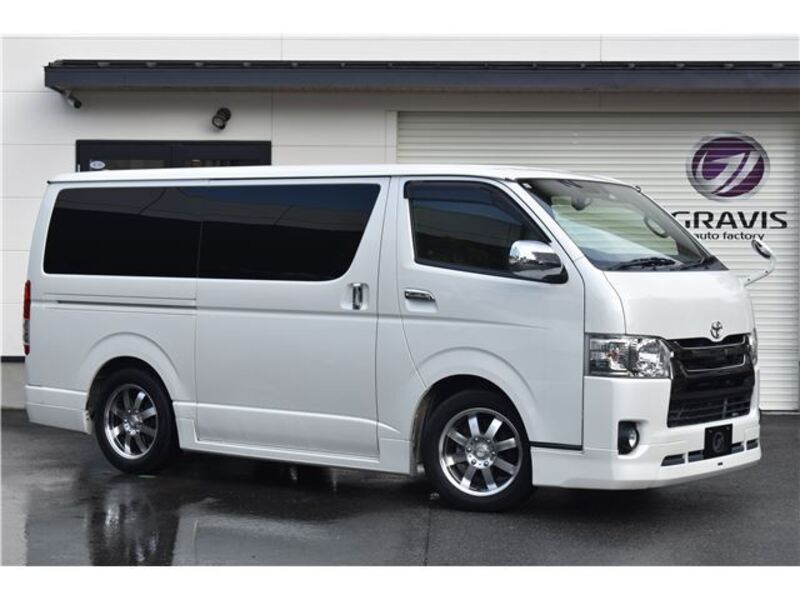 TOYOTA HIACE