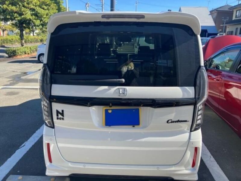 N BOX CUSTOM