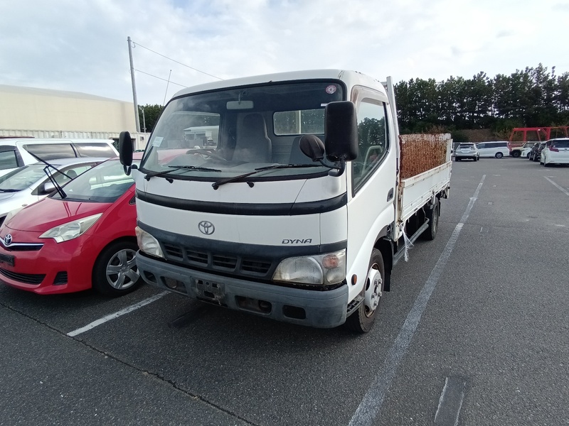 TOYOTA DYNA