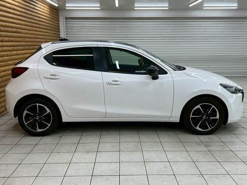 MAZDA2