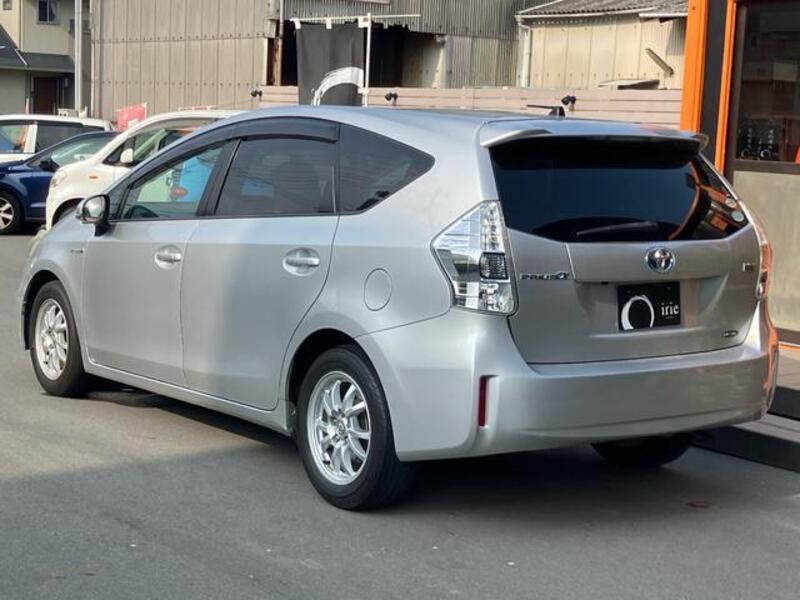 PRIUS ALPHA
