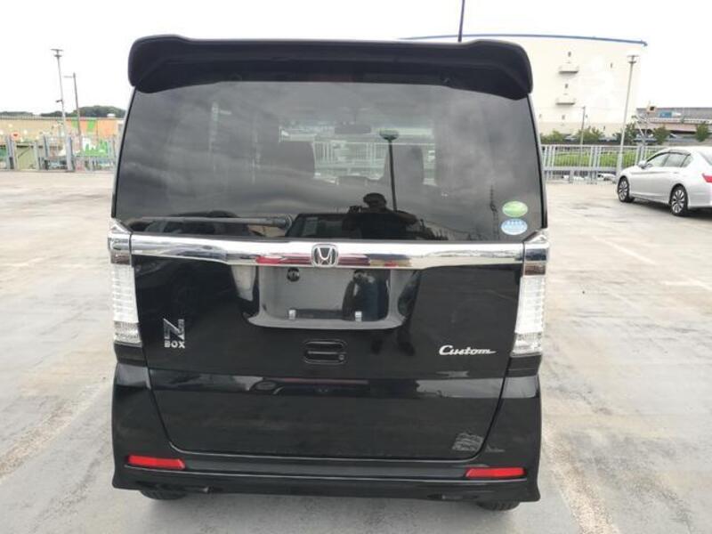N BOX CUSTOM