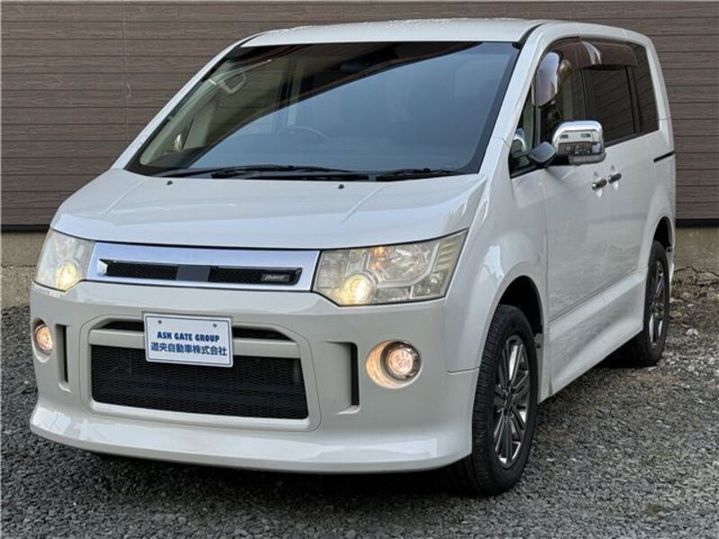 MITSUBISHI DELICA D5