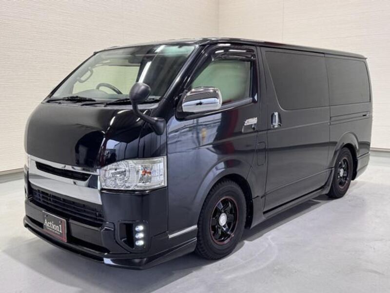 TOYOTA HIACE VAN