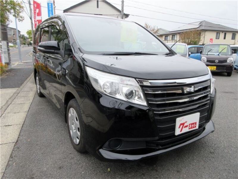 TOYOTA NOAH