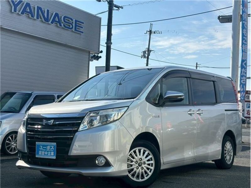 TOYOTA NOAH