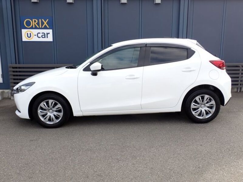 MAZDA2