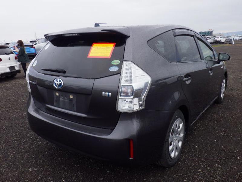 PRIUS ALPHA