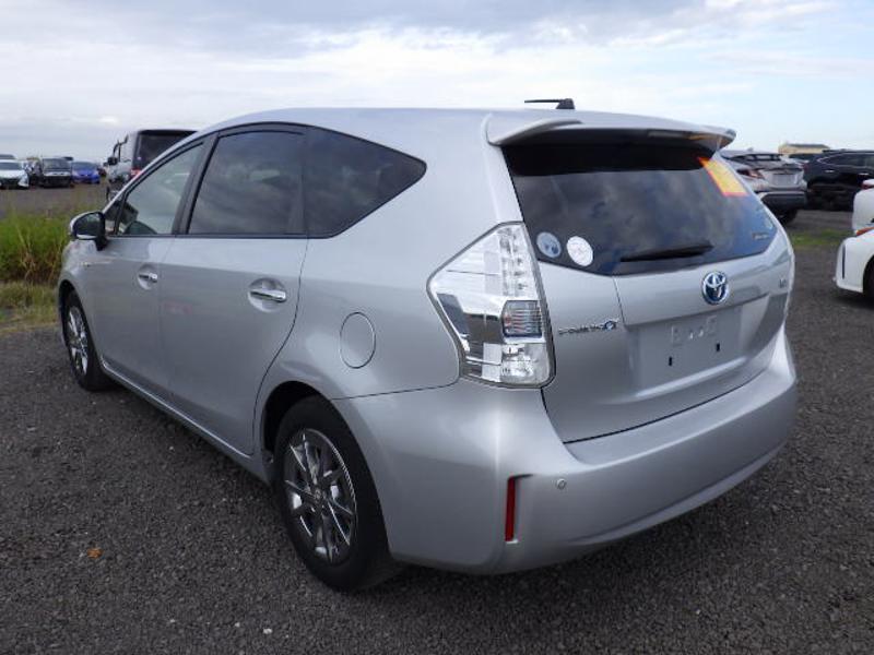 PRIUS ALPHA