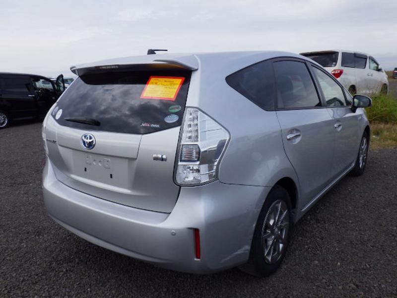 PRIUS ALPHA