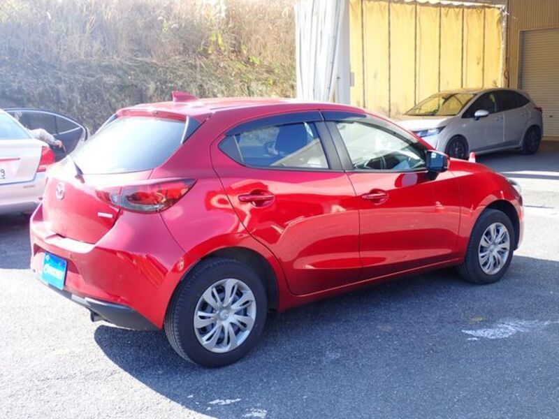 MAZDA2