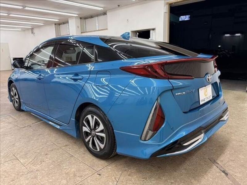 PRIUS PHV