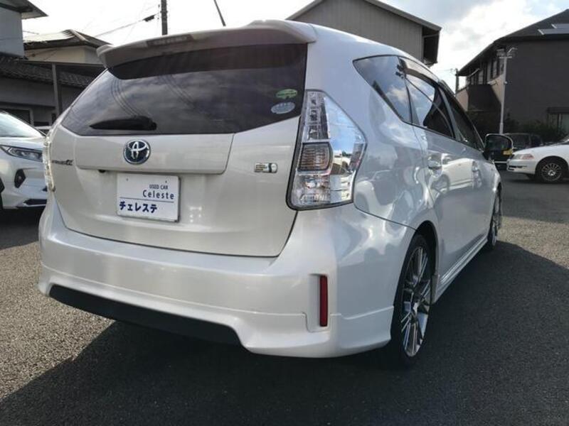 PRIUS ALPHA