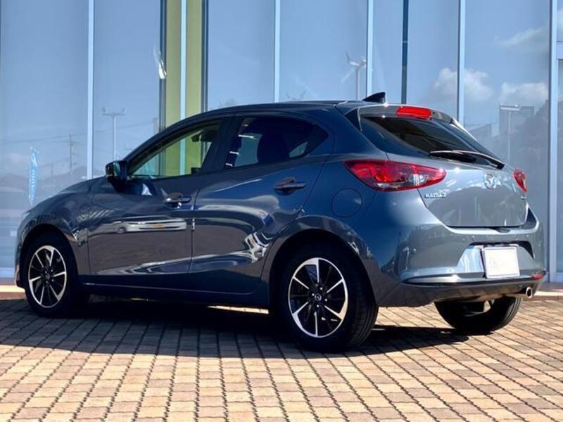 MAZDA2