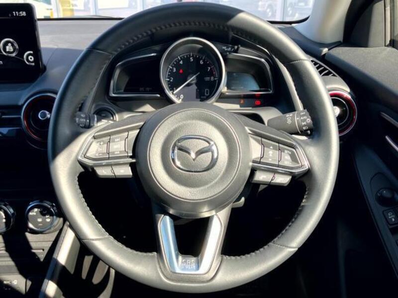 MAZDA2