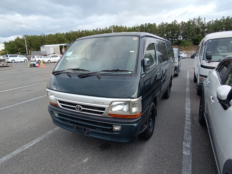 TOYOTA HIACE VAN