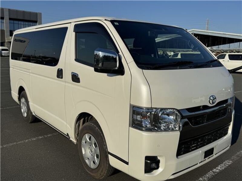 TOYOTA HIACE VAN