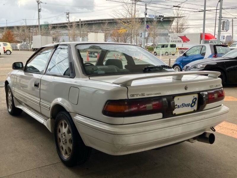 COROLLA LEVIN