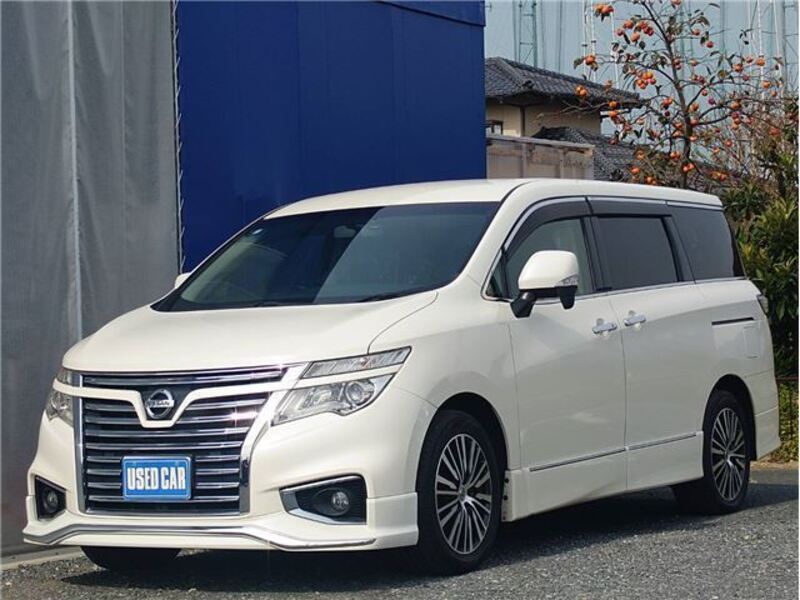 NISSAN ELGRAND