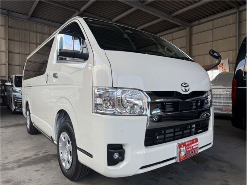TOYOTA HIACE