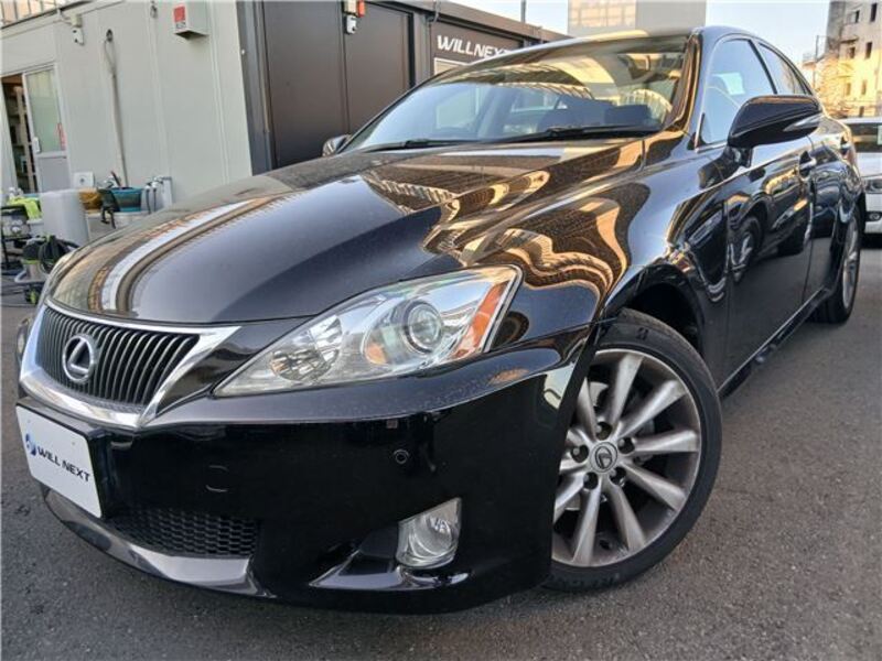 LEXUS IS