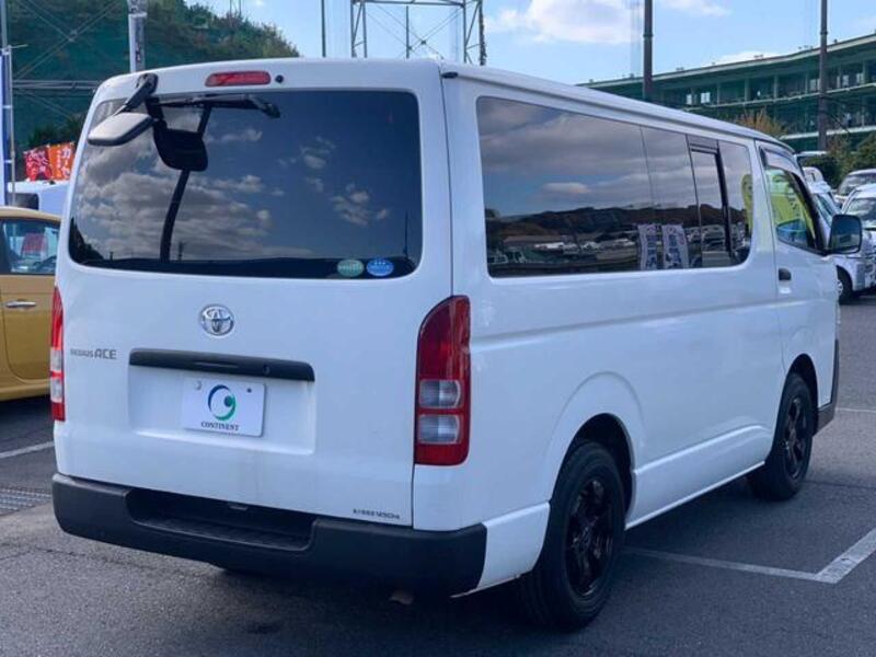 HIACE VAN