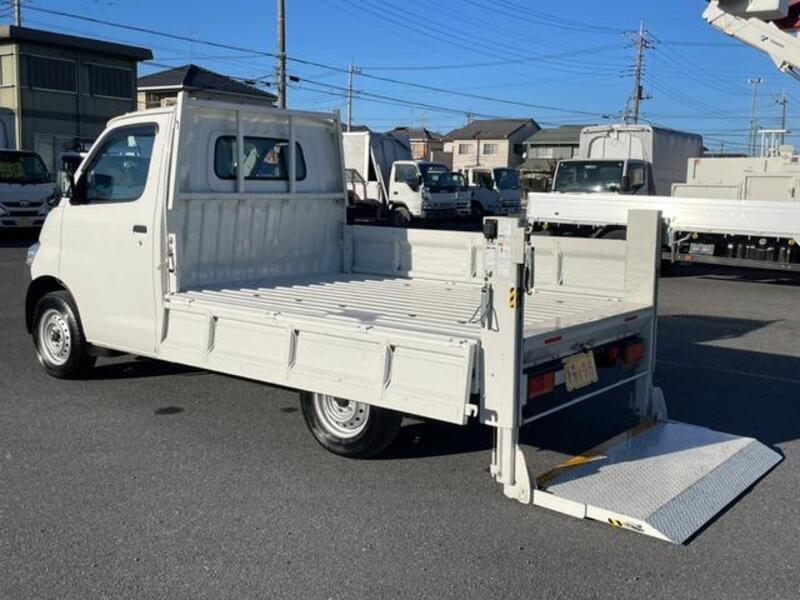 TOWNACE TRUCK