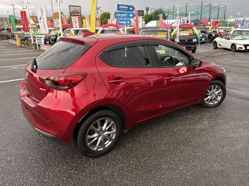 MAZDA2