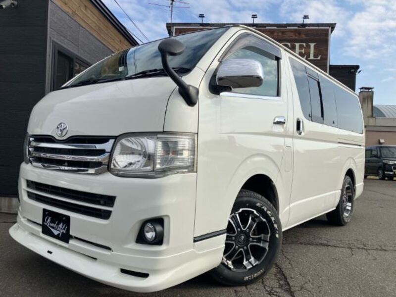 TOYOTA HIACE