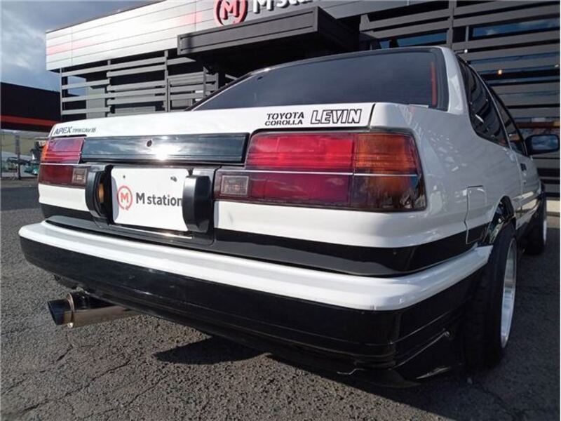 COROLLA LEVIN