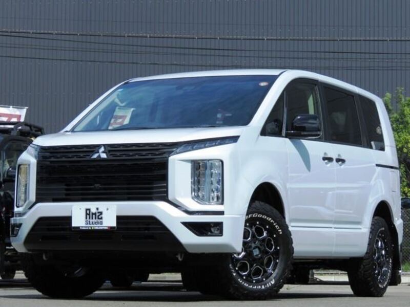MITSUBISHI DELICA D5