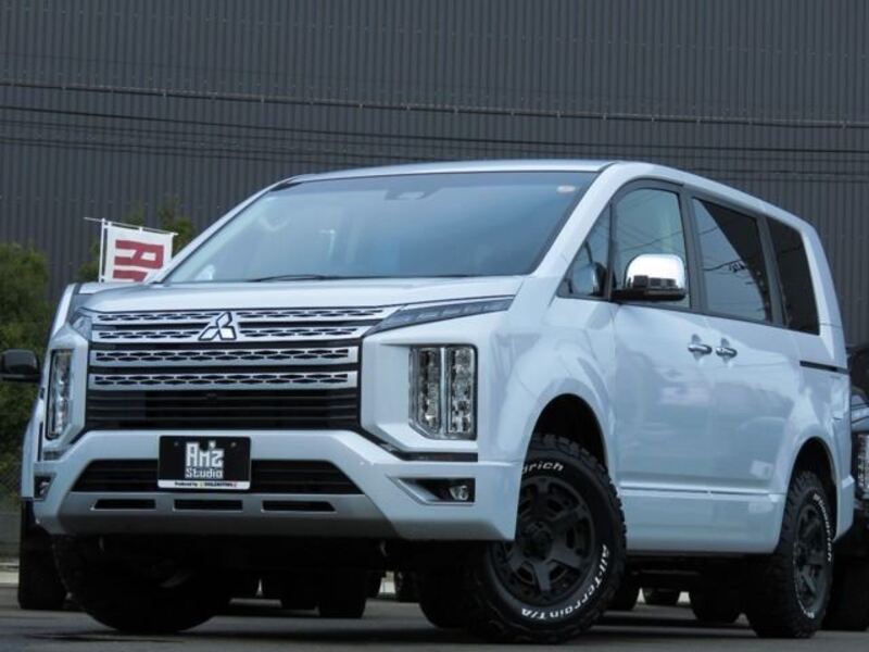 MITSUBISHI DELICA D5