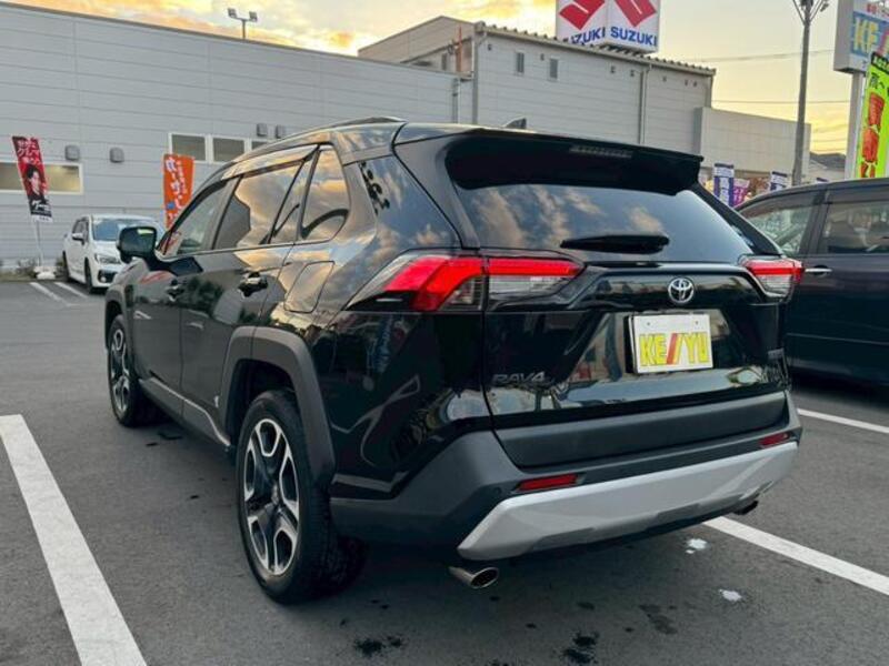 RAV4