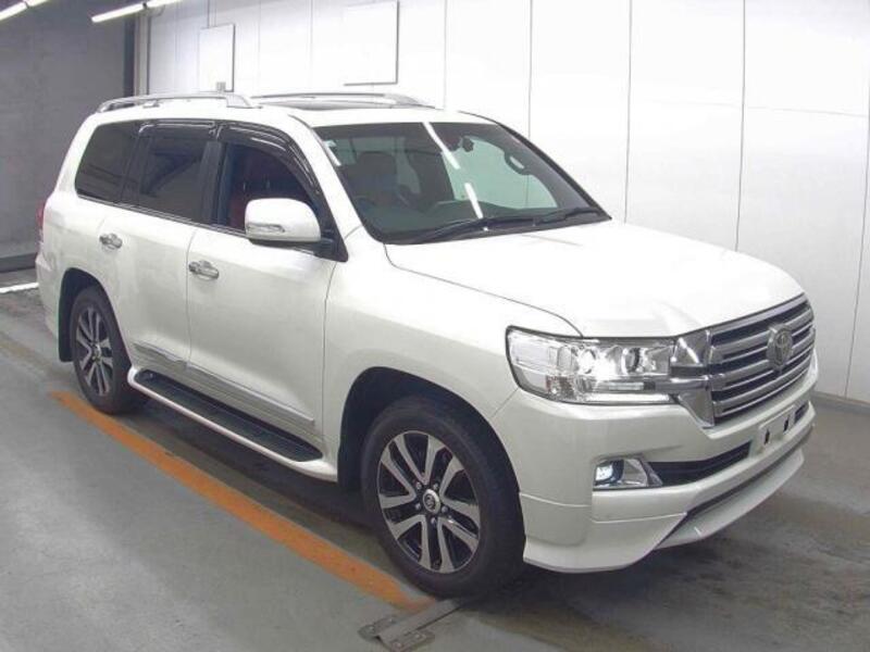TOYOTA LAND CRUISER