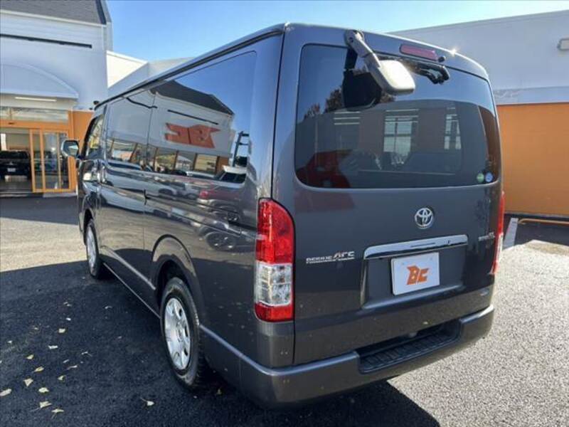 HIACE VAN