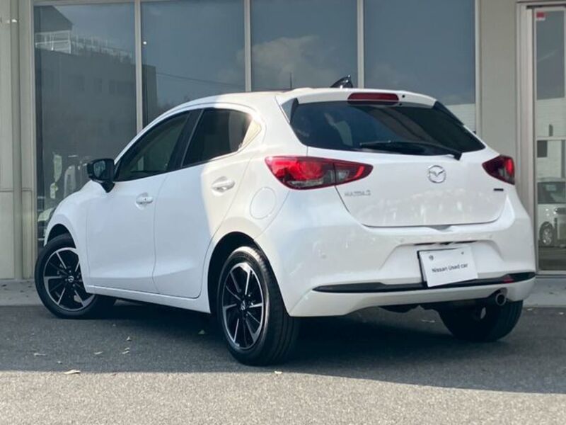 MAZDA2