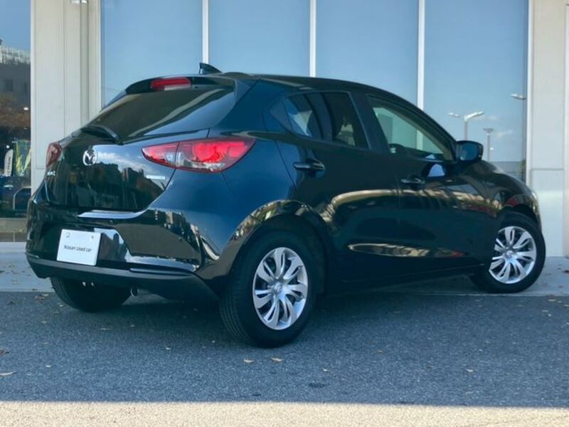MAZDA2