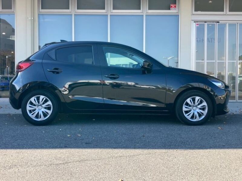 MAZDA2