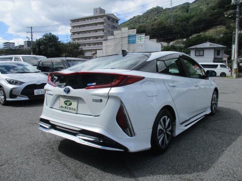 PRIUS PHV