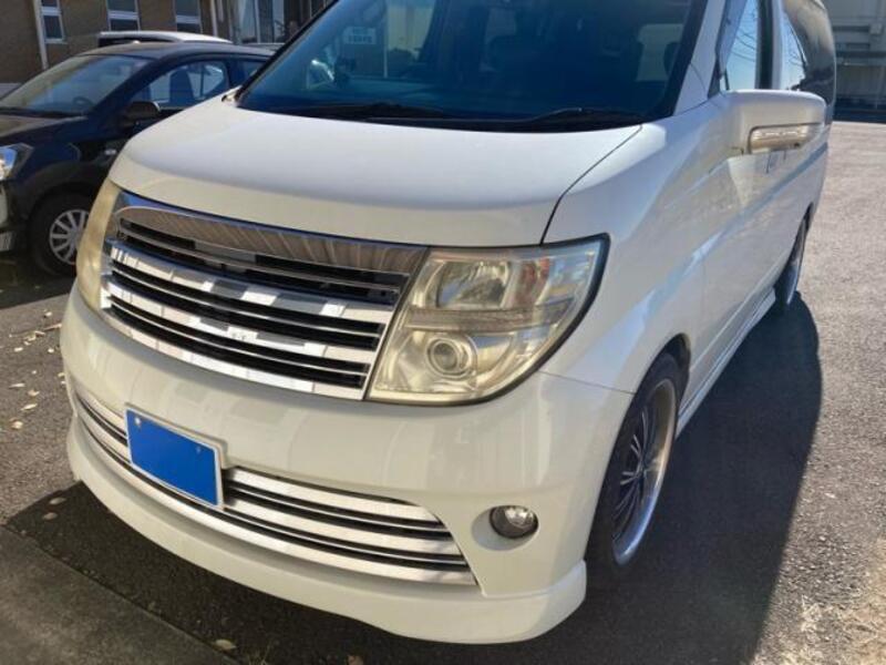 NISSAN ELGRAND