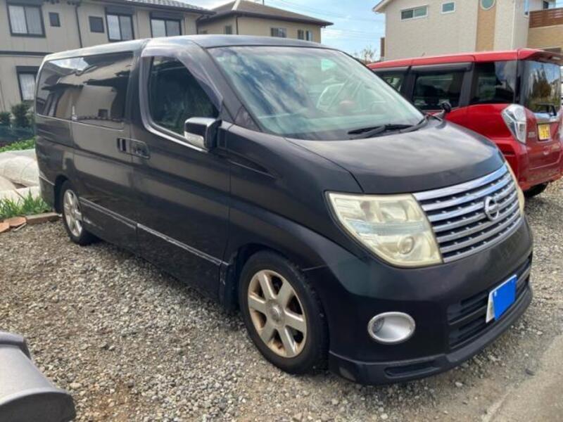 NISSAN ELGRAND